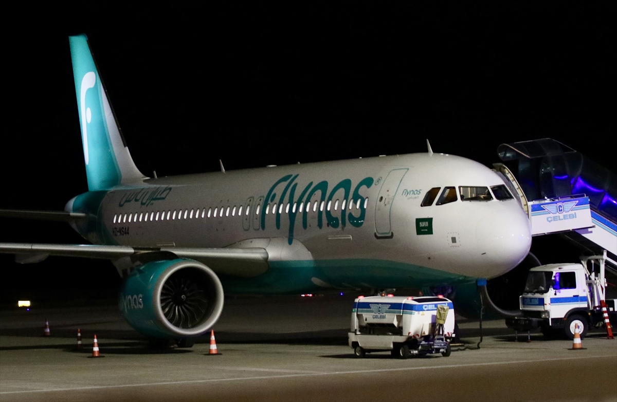 Flynas hava yolu şirketine ait Trabzon-Cidde uçağı acil iniş yaptı