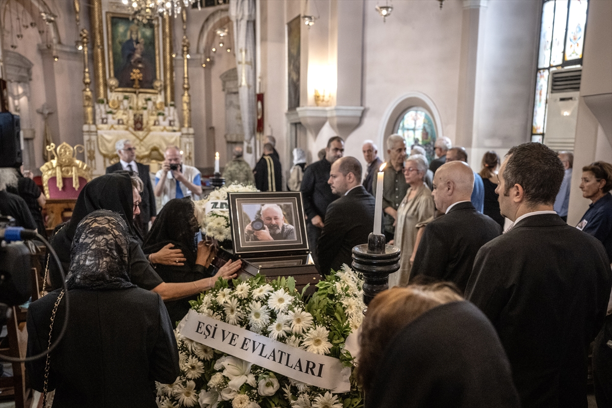 Foto muhabiri Garbis Loris Özatay son yolculuğuna uğurlandı
