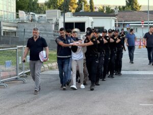 GAZİANTEP (AA) – Gaziantep'te organize şekilde araçlarla takip ettikleri kişileri,