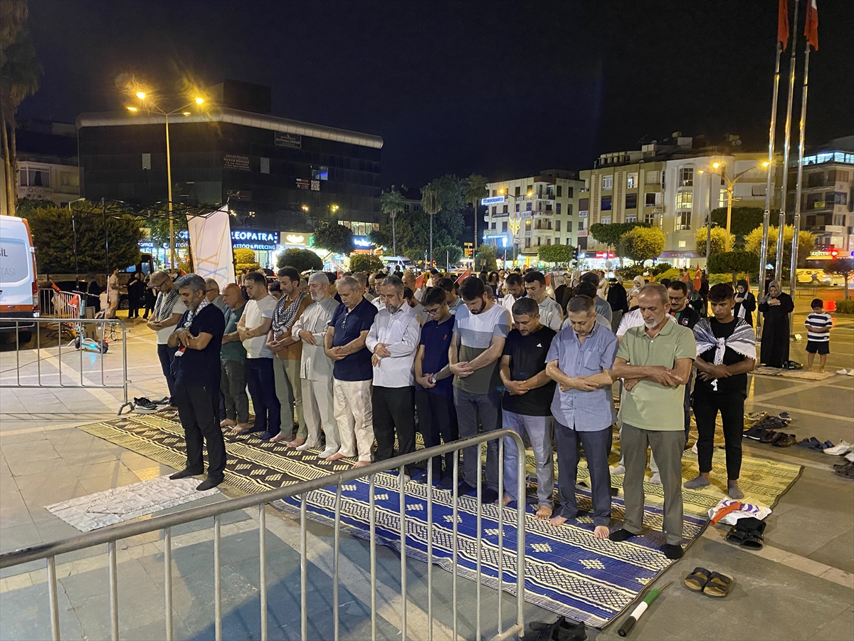Gazze'de gazetecileri öldüren İsrail, Antalya'da protesto edildi