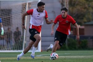 - Etebo, Ensar Kemaloğlu, Popa ve Kyabou takımdan ayrı çalıştı,