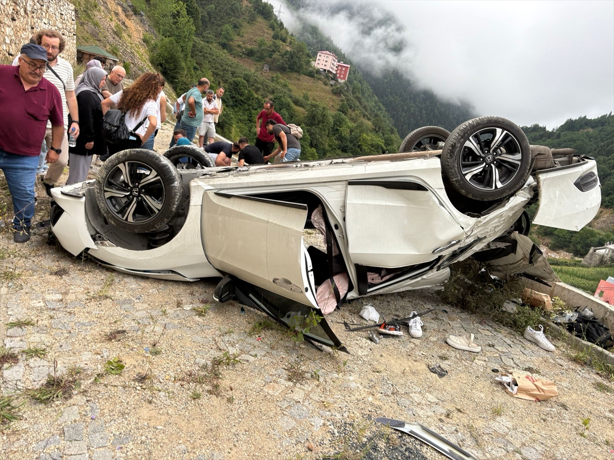 Giresun'da otomobilin yola düştüğü kazada 5 kişi yaralandı