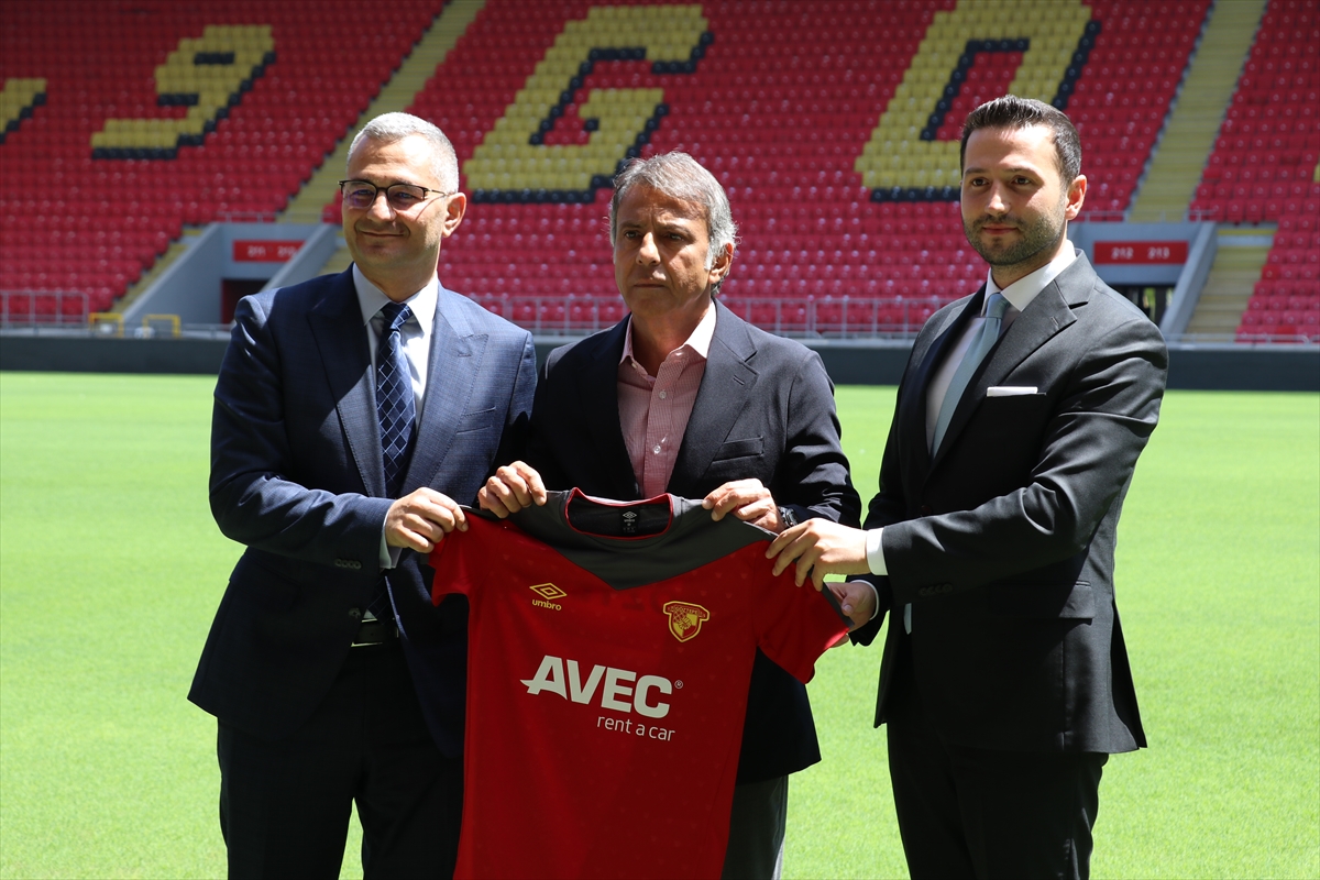 Göztepe, Avek Otomotiv ve Avec Rent a Car ile sponsorluk anlaşması imzaladı