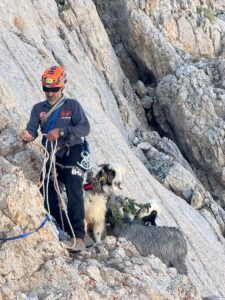 ANTALYA (AA) – Antalya'nın Gündoğmuş ilçesinde dağda mahsur kalan 5