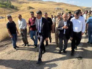 HAKKARİ (AA) – Hakkari'de tır ile pikabın çarpışması sonucu 4