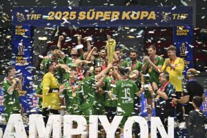ANKARA (AA) – Hentbol Erkekler Süper Kupa finalinde Beşiktaş'ı 37-36