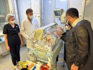 İZMİR (AA) – TEZCAN EKİZLER – İzmir'de karın duvarı kapanmadığı