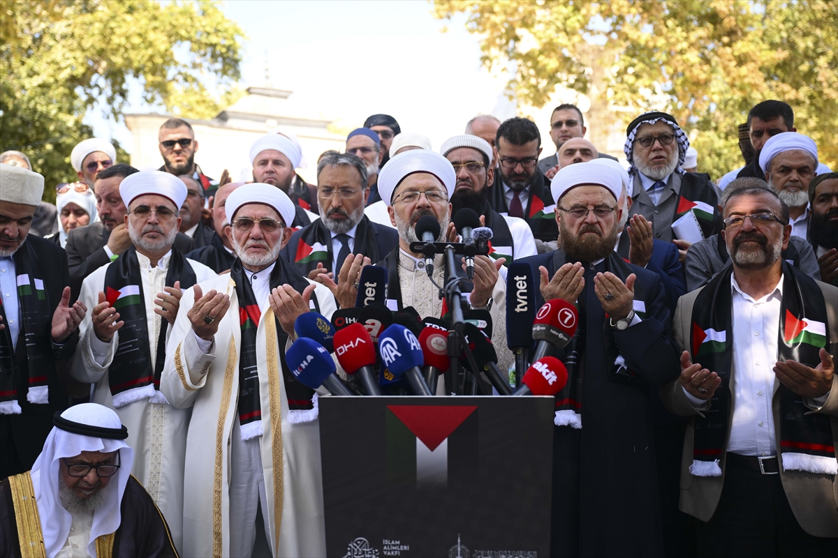 “İslami ve İnsani Bir Sorumluluk: Gazze” konferansı İstanbul'da başladı