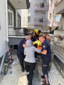 ISPARTA (AA) – Isparta'da, bacağına demir korkuluk saplanan 12 yaşındaki