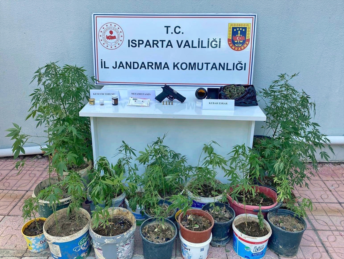 Isparta'da uyuşturucu operasyonunda 2 şüpheli gözaltına alındı