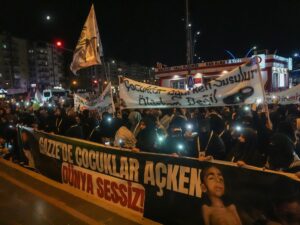 DİYARBAKIR (AA) – İsrail'in Gazze'ye yönelik saldırıları Diyarbakır'da protesto edildi.