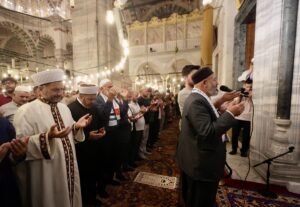 İSTANBUL (AA) – Filistin'e Destek Platformunun "Gazze için ellerimizi semaya