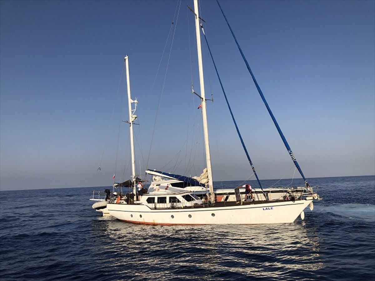 İzmir açıklarında 115 düzensiz göçmen yakalandı, 25 göçmen kurtarıldı