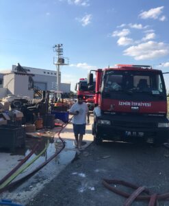 İZMİR (AA) – İzmir'in Menemen ilçesinde mobilya üretimi yapan bir