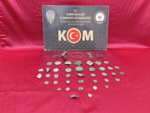 İZMİR (AA) – İzmir'de düzenlenen kaçakçılık operasyonlarında 1 milyon 93