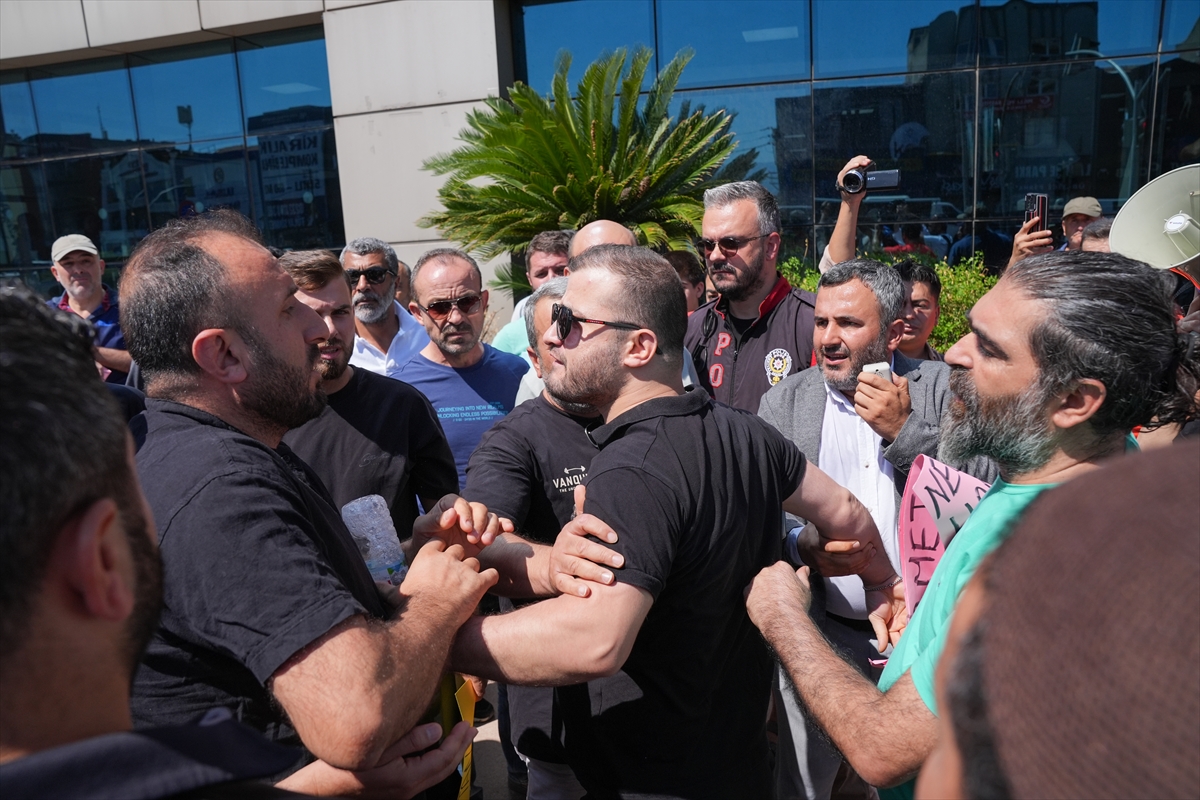 İzmir'de pazarcılardan Karabağlar Belediyesine katı atık ücreti tepkisi