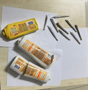 İZMİR (AA) – İzmir'de şehirlerarası otobüs terminalindeki emanet eşyalar bölümündeki