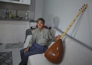 İZMİR (AA) – İzmir'in Karabağlar ilçesinde kentsel dönüşüm nedeniyle kirada