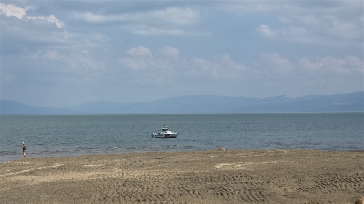 İznik Gölü'nde kaybolan 6 yaşındaki çocuk için arama çalışması yürütülüyor