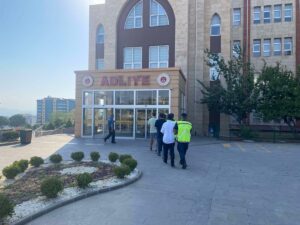 KAHRAMANMARAŞ (AA) – Kahramanmaraş'ta bağ evinden hırsızlık yaptıkları iddiasıyla gözaltına