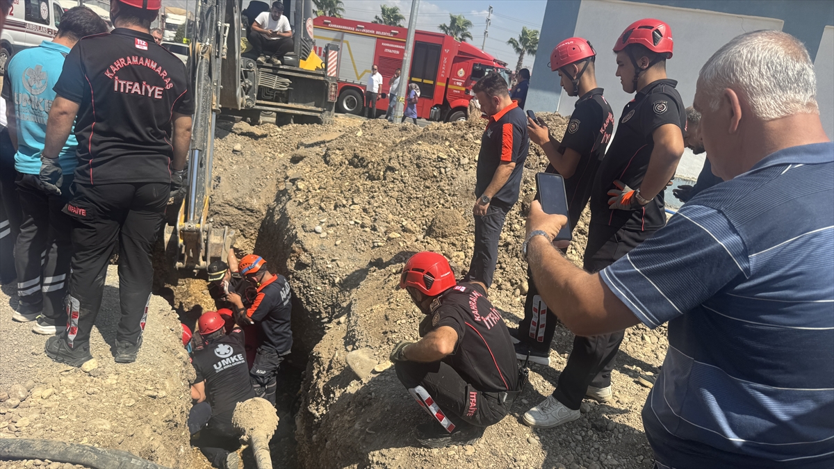 Kahramanmaraş'ta göçük altında kalan iş makinesi operatörü kurtarıldı