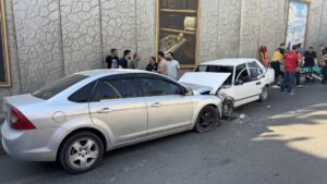 KAHRAMANMARAŞ (AA) – Kahramanmaraş'ın Onikişubat ilçesinde iki otomobilin çarpıştığı kazada