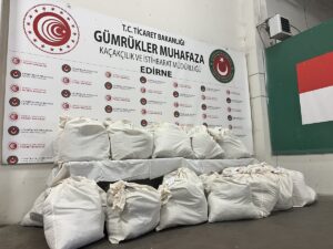 EDİRNE (AA) – Kapıkule'de 3 tırda 179 kilo 678 gram