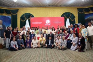 - Kongrede, Kırgızistan'da geleneksel müzik aletlerinden oluşan müze ile Türk