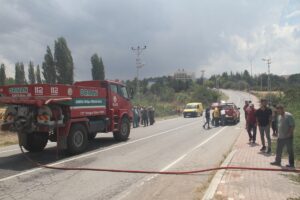 KONYA (AA) – Konya'nın Beyşehir ilçesinde bir tarlada çıkan yangın