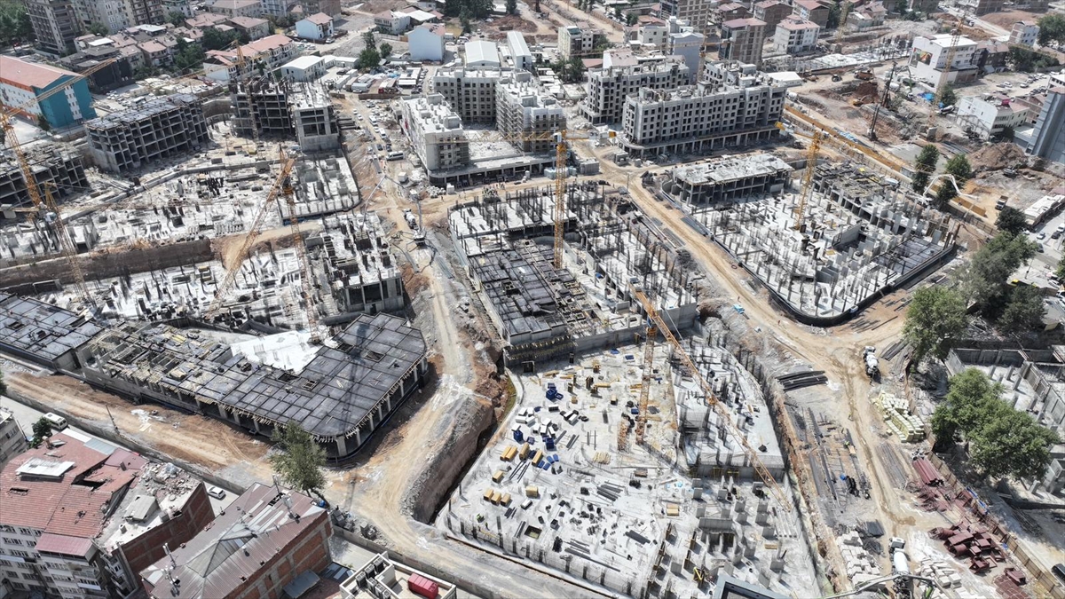 Malatya'da hak sahipliği sayısından fazla yapı inşa ediliyor