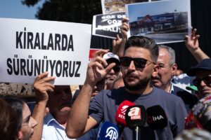 ANKARA (AA) – Mamak'ta, kentsel dönüşüm kapsamında mağdur olduklarını öne