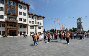 MANİSA (AA) – Manisa'nın Yunusemre Belediyesi'nde çalışan memurlar, 2 günlük