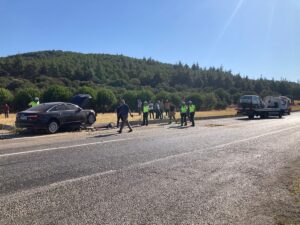 MANİSA (AA) – Manisa'nın Sarıgöl ilçesinde iki otomobilin çarpışması sonucu