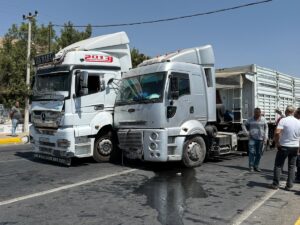 MARDİN (AA) – Mardin'in merkez Artuklu ilçesinde 5 aracın karıştığı