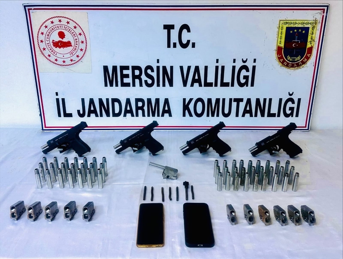 Mersin'de 70 tabanca ele geçirilen operasyona ilişkin bir suç örgütü elebaşı yakalandı