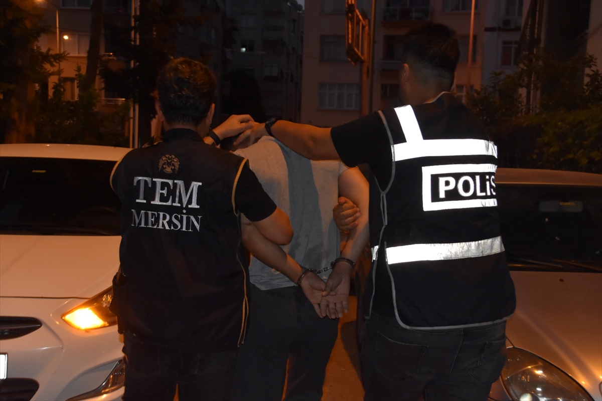 Mersin'de terör örgütü DEAŞ operasyonunda 8 zanlı yakalandı