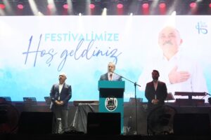 - "Bizim tüm çabamız, yıllardır ayağımıza pranga yapılan sorunlarımızı teker