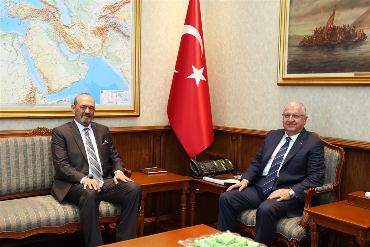 Milli Savunma Bakanı Güler, Lübnan'ın Ankara Büyükelçisi Moallem'i kabul etti