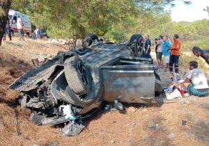 MUĞLA (AA) – Muğla'nın Marmaris ilçesinde iki otomobilin çarpıştığı kazada