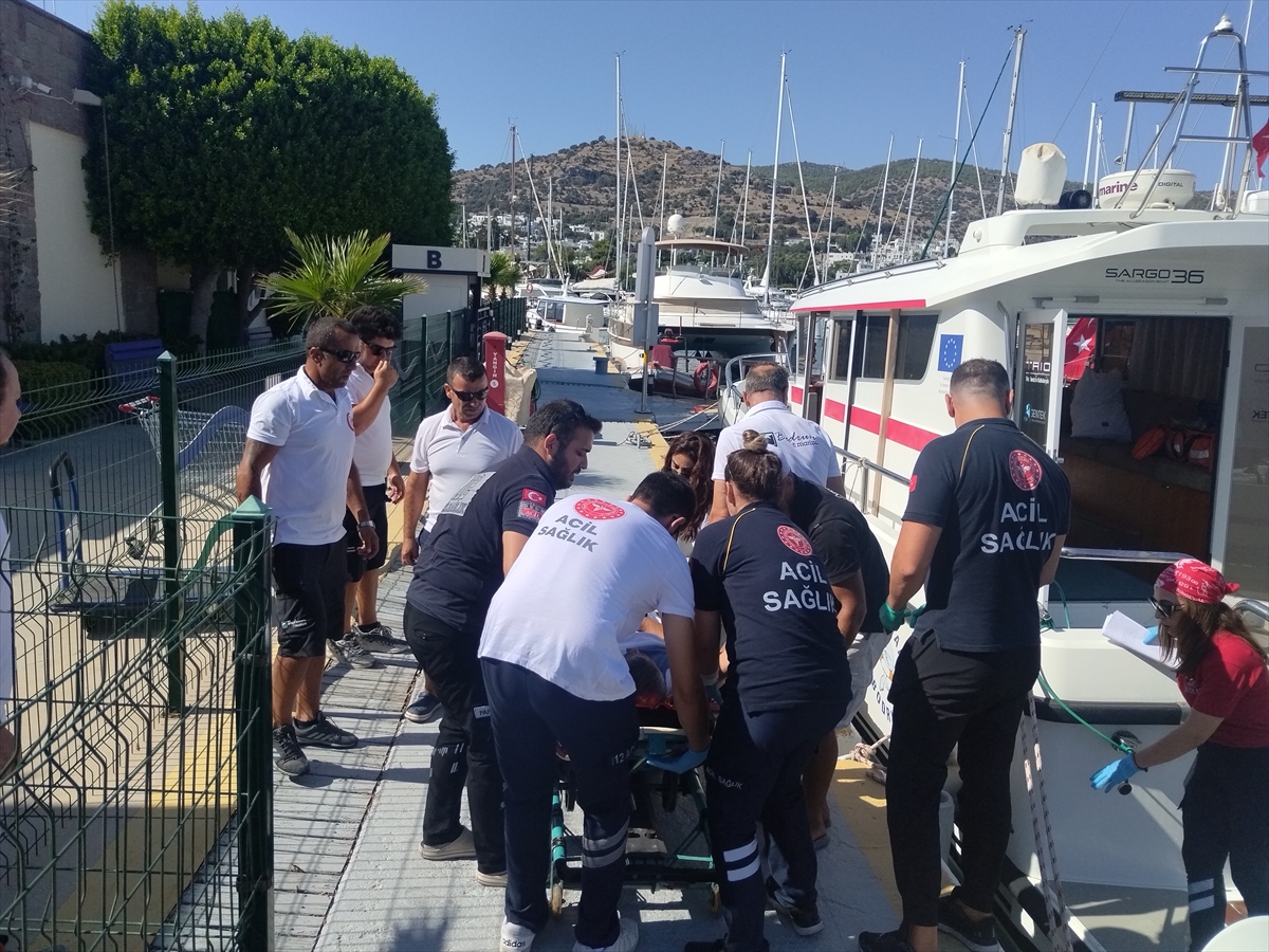 Muğla'da “vurgun yiyen” dalgıç, hastaneye kaldırıldı