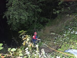 ORDU (AA) – Ordu'nun Ünye ilçesinde tarım aracının uçuruma yuvarlanması