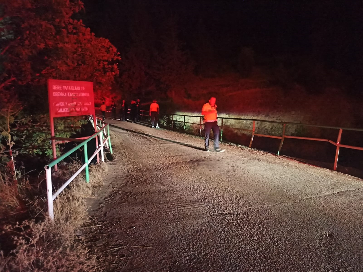 Osmaniye'de köprüden dereye düşen elektrikli bisikletteki 1 kişi öldü, 1 kişi yaralandı
