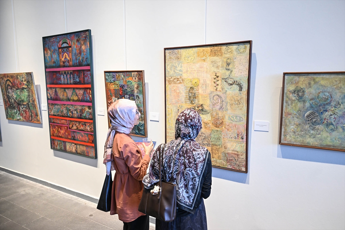 Ressam Cemal Toy'un “Kalp Hizası” sergisi sanatseverlerle buluştu