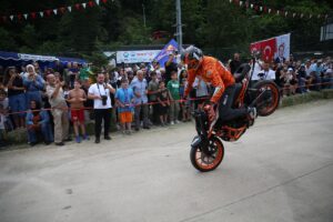 RİZE (AA) – Rize'nin Ardeşen ilçesinde "15. Geleneksel Red Bull