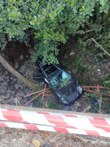 SAMSUN (AA) – Samsun'un 19 Mayıs ilçesinde köprüden düşen otomobilde