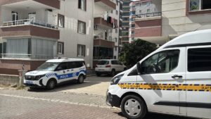 SAMSUN (AA) – Samsun'un Atakum ilçesinde perde takarken 3. kattan