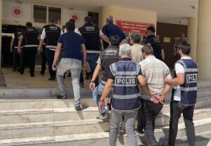 ŞANLIURFA (AA) – Şanlıurfa'nın Eyyübiye ilçesinde bir otele silahlı saldırı