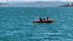 İSTANBUL (AA) – Fatih Sarayburnu açıklarında denizde kaybolan kişiyi arama