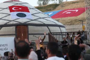 BİTLİS (AA) – Türkücü İsmail Altunsaray, Malazgirt Zaferi'nin 954. yıl