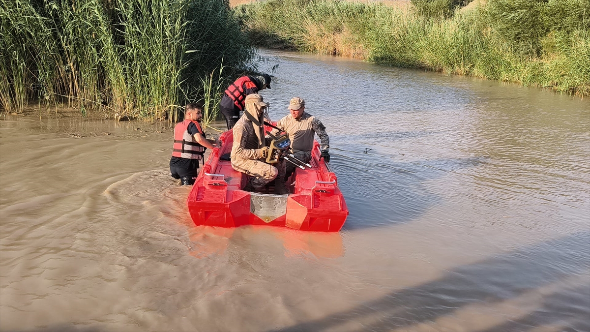 Siirt'te serinlemek için Kezer Çayı'na giren 3 çocuktan biri kayboldu